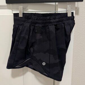 Lululemon Hotty Hot Low Rise Short Size 2